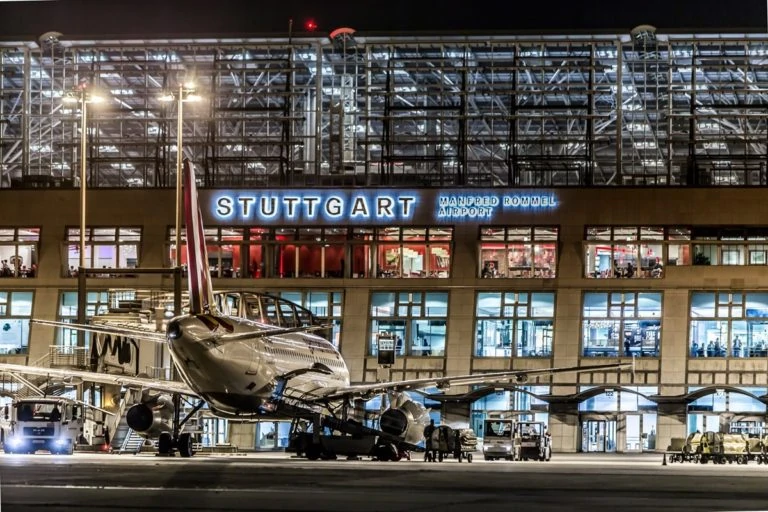 Stuttgart Airport Live Predictions